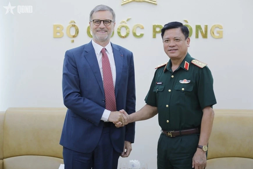 Vietnam, France see new strides in defence ties