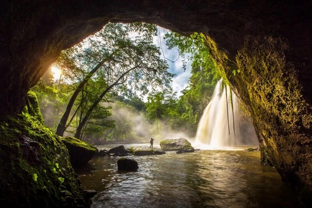 Vietnamese travellers enjoy planning for trips
