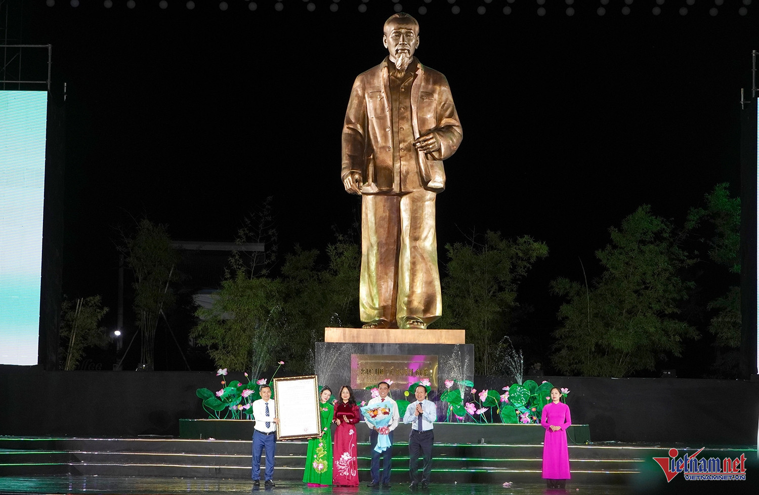 W-khu du lịch quốc gia kim liên.JPG.jpg
