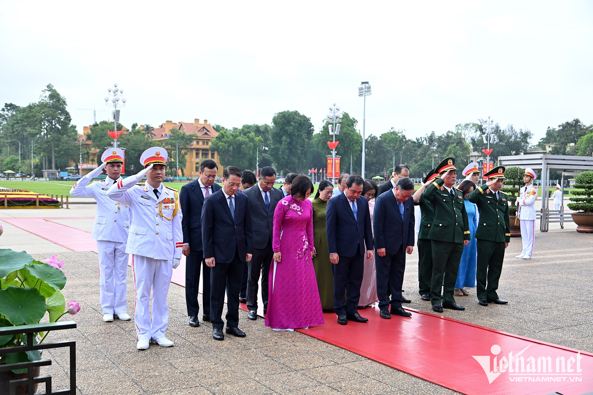 ho chi minh mausoleum13.jpg