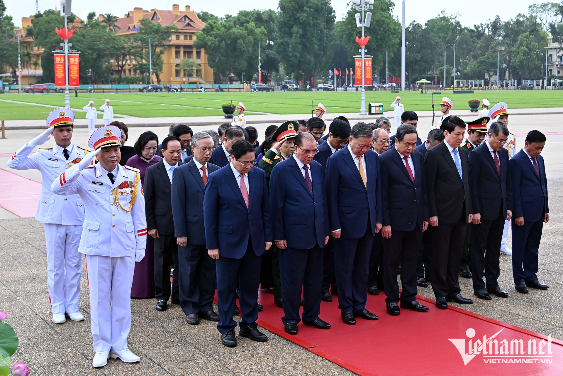 ho chi minh mausoleum4.jpg