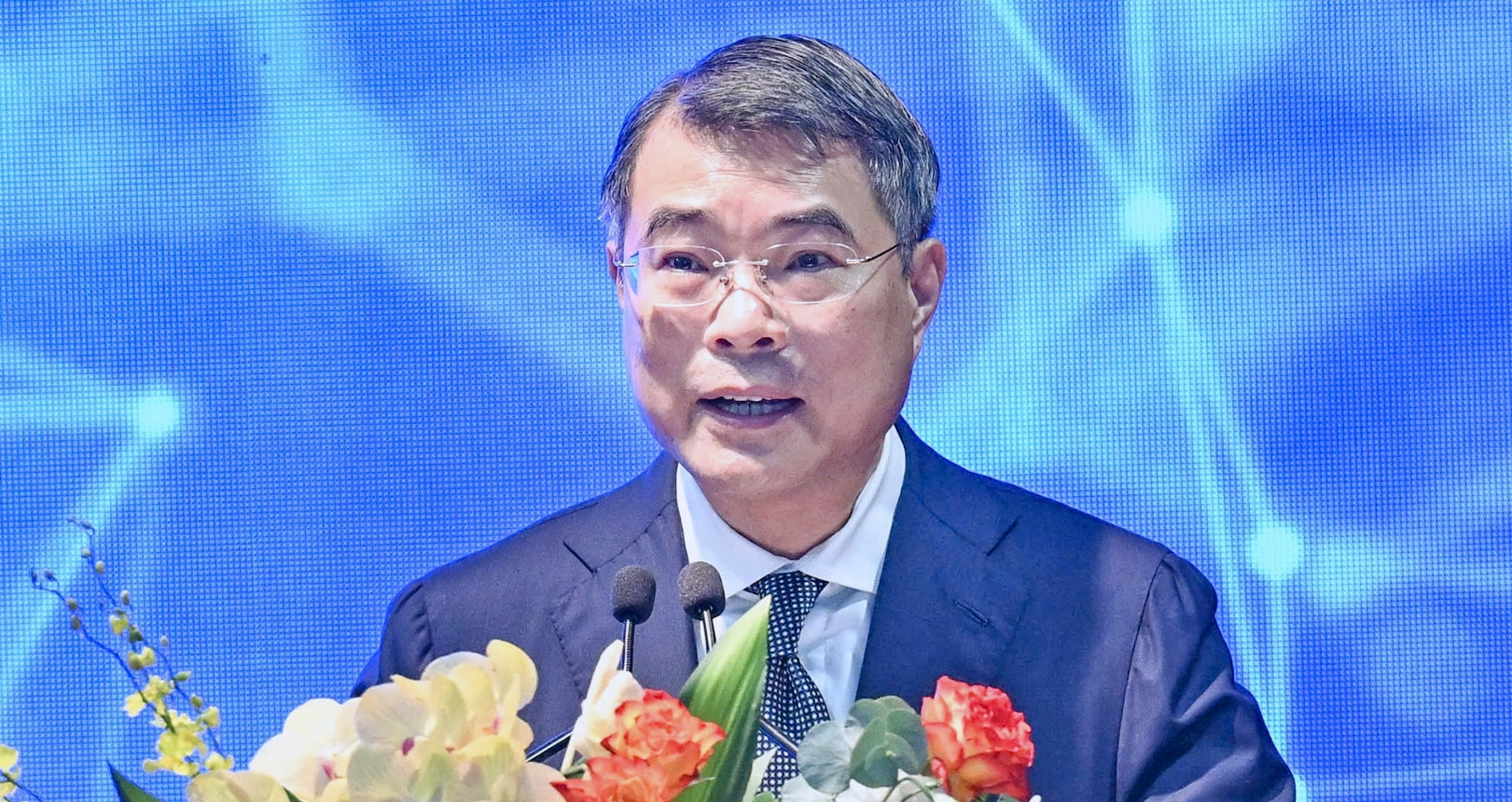 PM calls for practical, high-value technology products in Vietnam