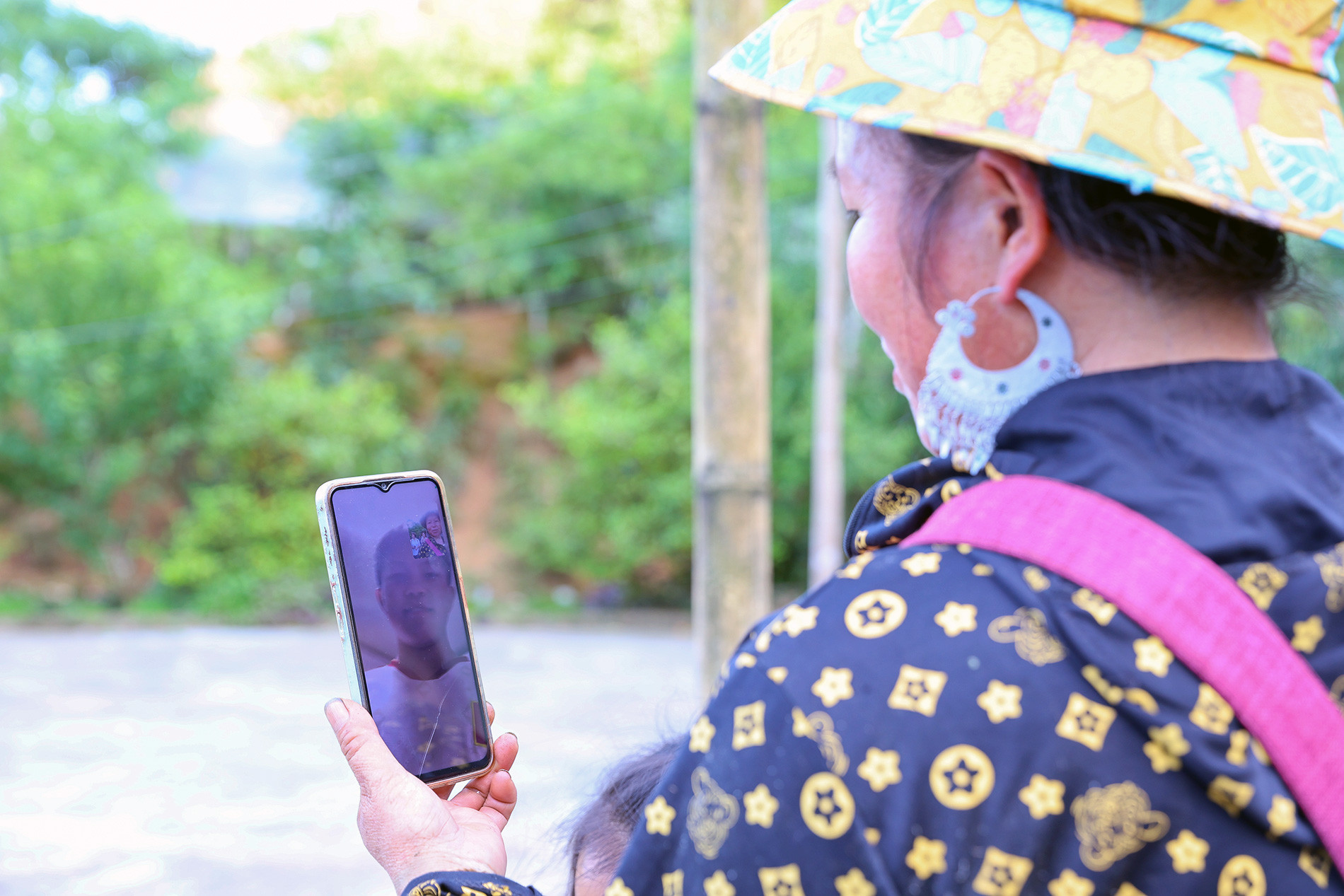 https://static-images.vnncdn.net/vps_images_publish/000001/00000Q/2026/5/19/sapa-farmers4-1010.jpg