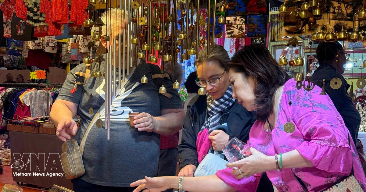 Vietnamese products shine at Paris Fair