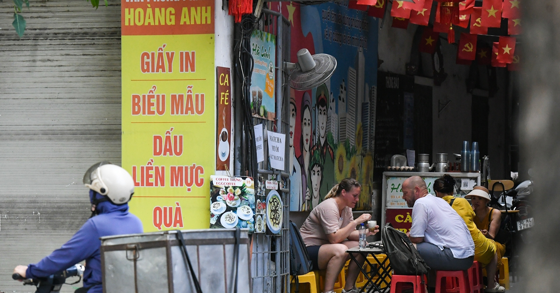 Hanoi proposes fines of up to $235 for sidewalk and street encroachment