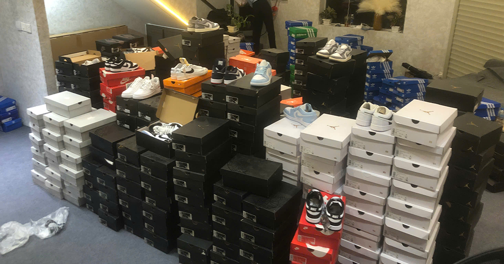 HCM City police bust online counterfeit Nike and Adidas operation