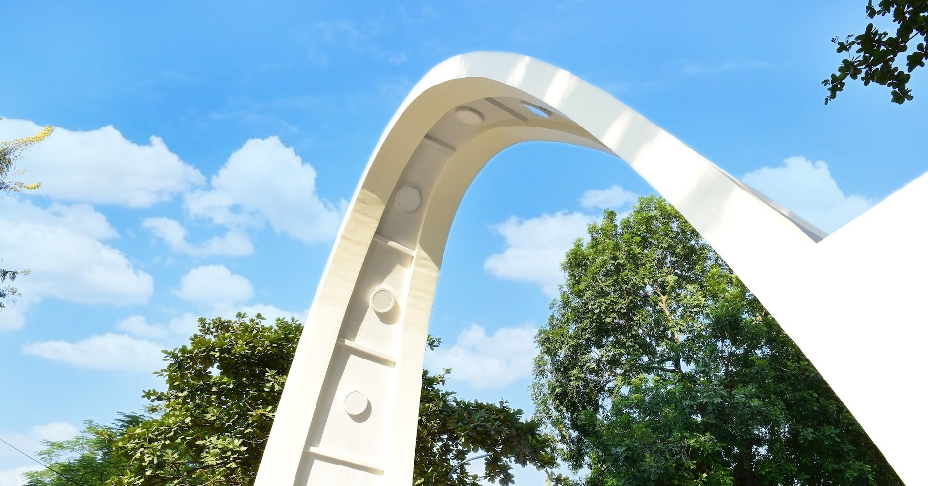Students fear loss of HUST’s legendary Parabol gate landmark