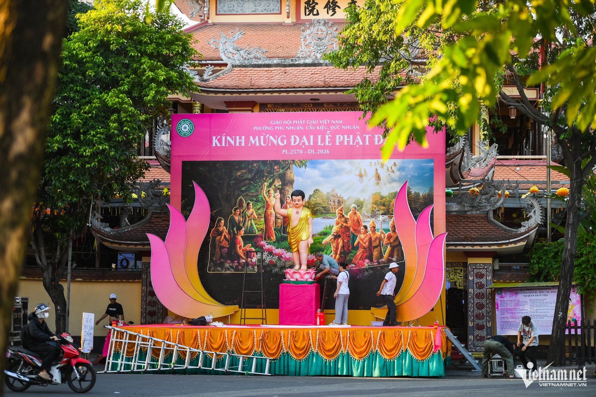 vesak hcmc5.jpg