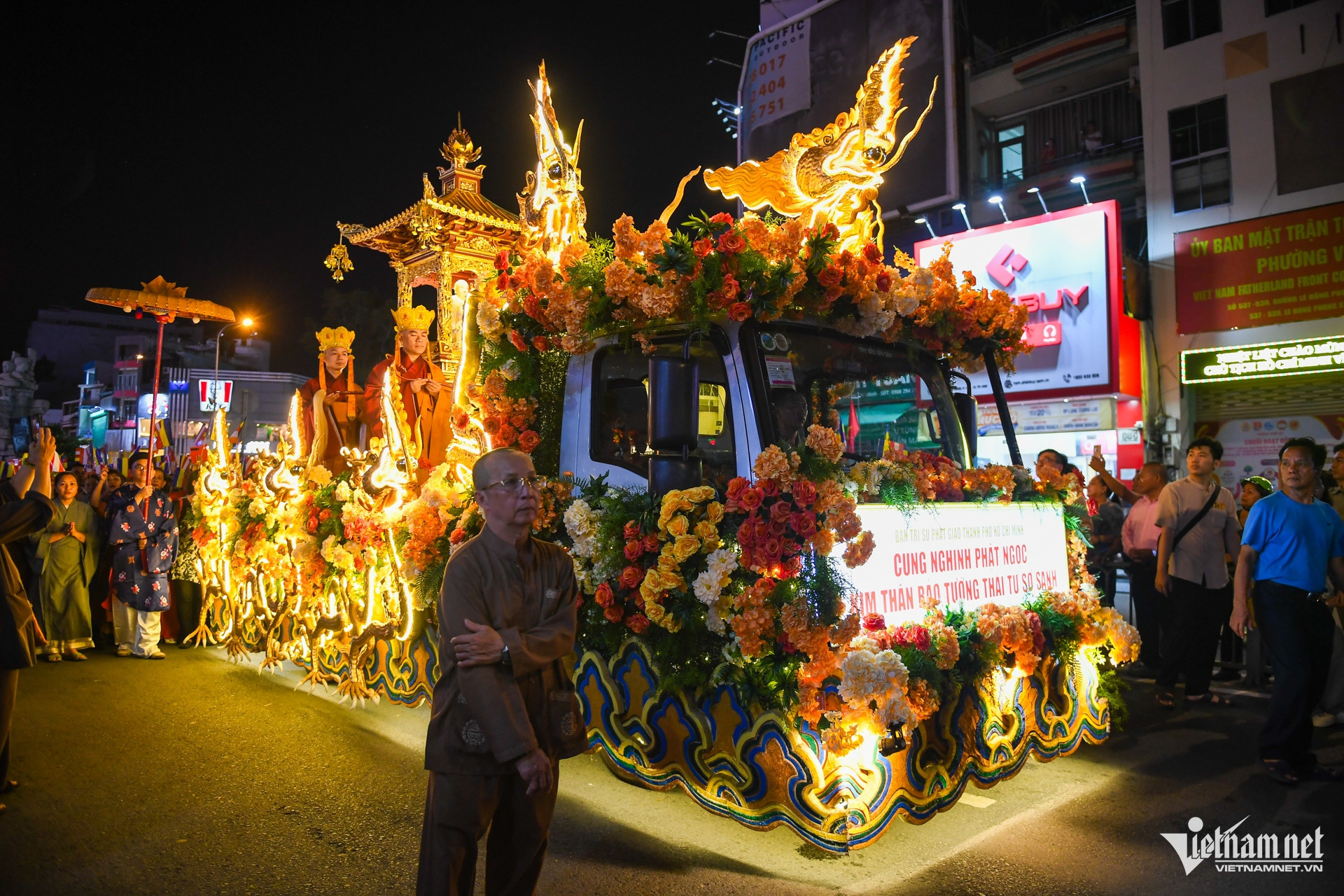 vesak1.jpg