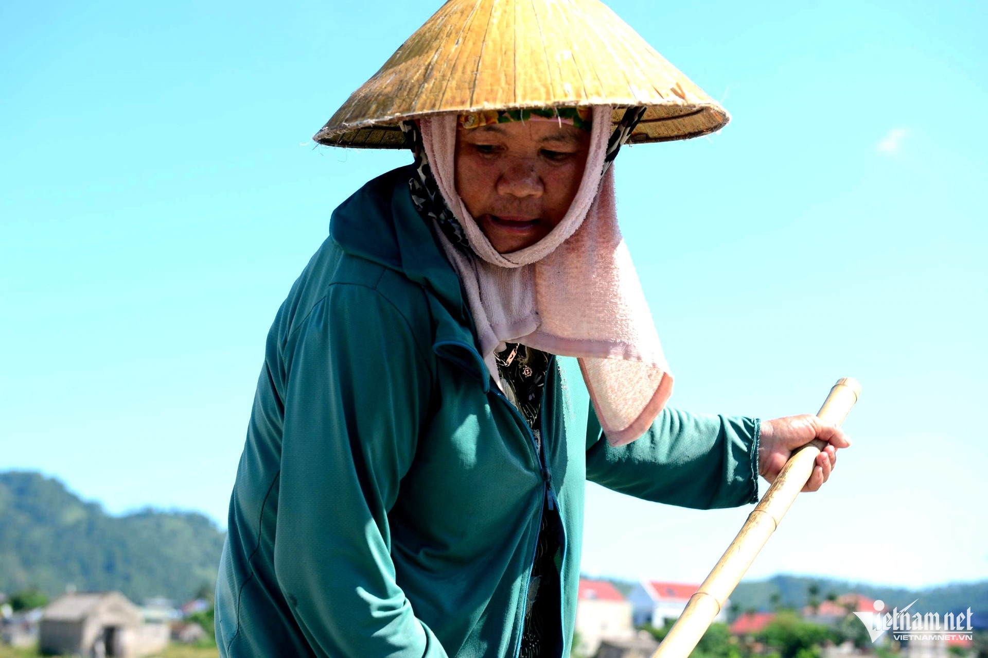 salt workers4.jpg