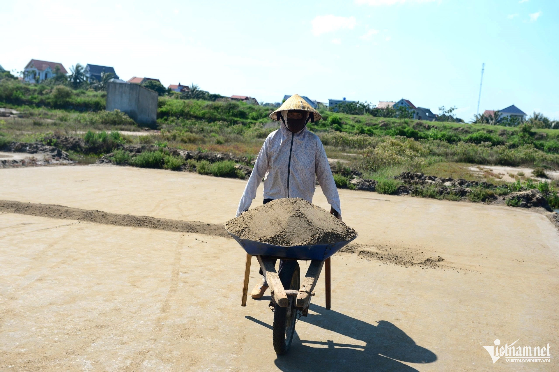 salt workers6.jpg