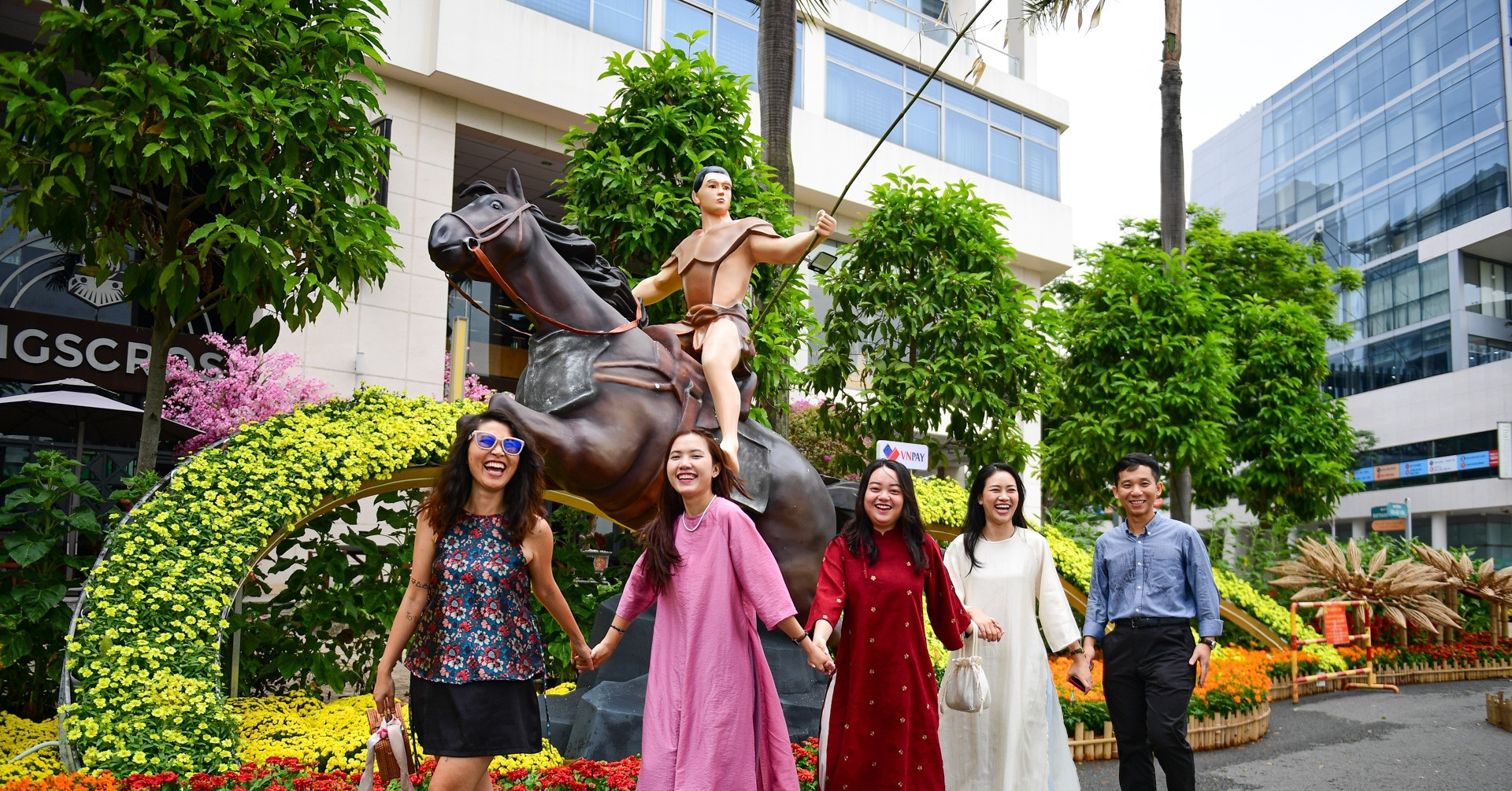Vietnam’s future depends on technology and human wisdom
