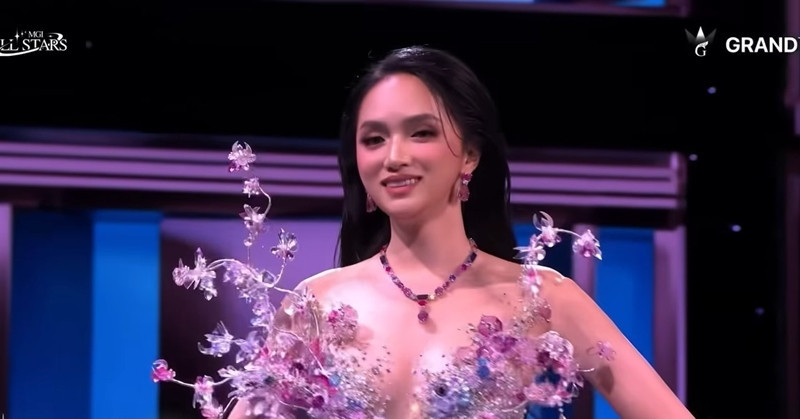 Huong Giang sparks controversy after receiving award at MGI All Stars