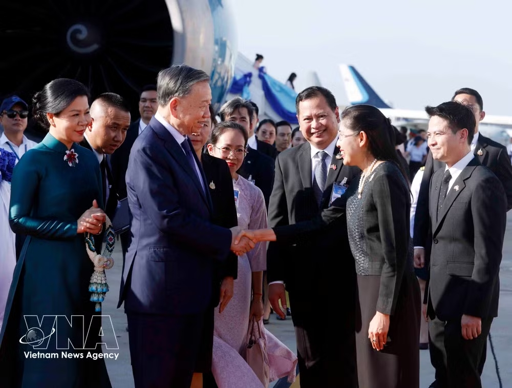 vnanet-potal-tong-bi-thu-chu-tich-nuoc-to-lam-va-phu-nhan-den-thu-do-bangkok-8788226.jpg