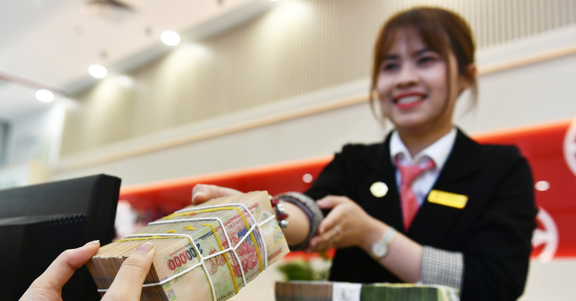 Vietnam faces dilemma over cheap money and asset bubbles