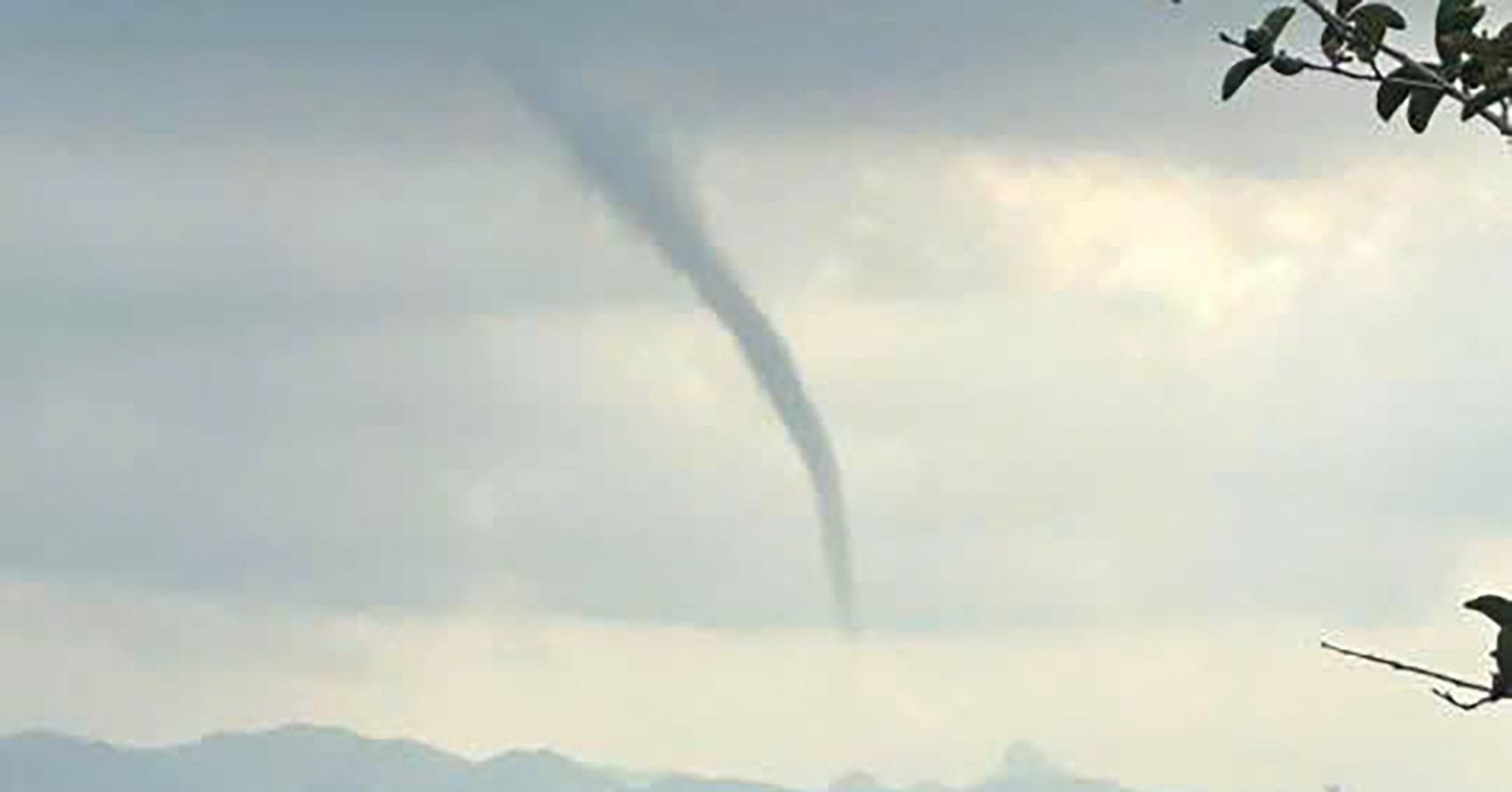 Giant waterspout appears off Quang Ninh coast during storm