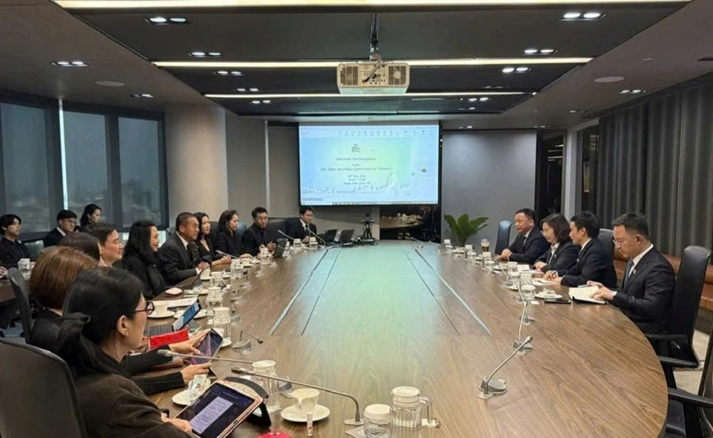 Vietnam, Thailand share experience in developing new financial products