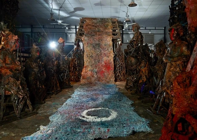 Vietnam lacquer artists debut at Venice Biennale