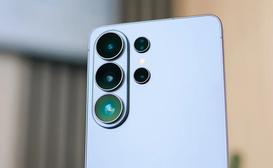 Galaxy S27 Ultra camera.png