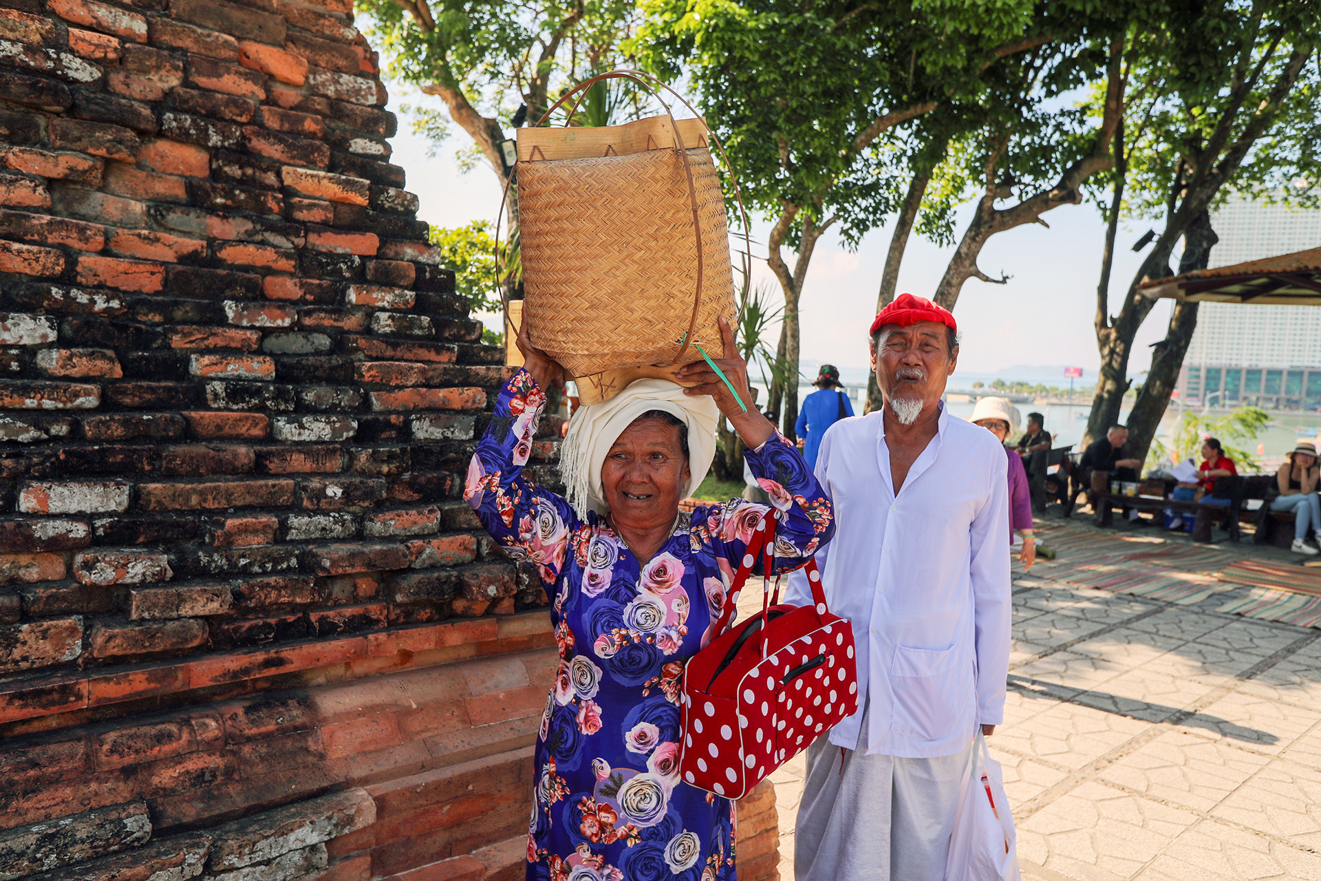 Ponagar Tower Festival draws crowds in Nha Trang