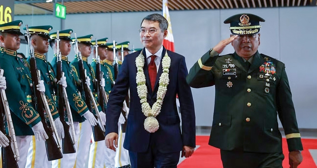 Prime Minister arrives in Cebu for ASEAN Summit