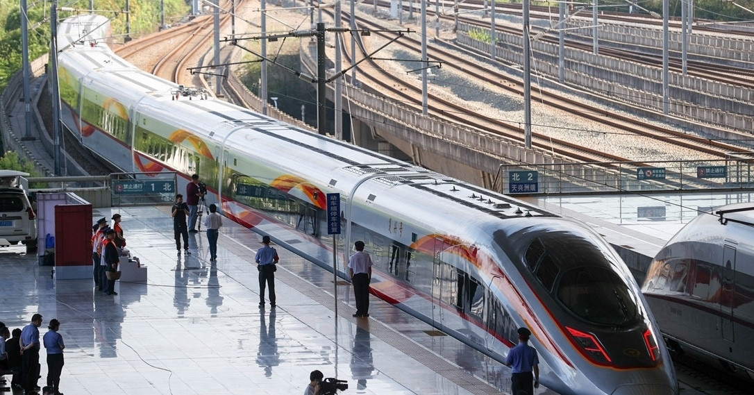 French rail giant backs Vietnam’s dream of a 6-hour Hanoi-HCMC trip