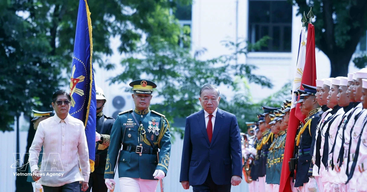 Philippine President hosts official welcome ceremony for Vietnam’s top leader