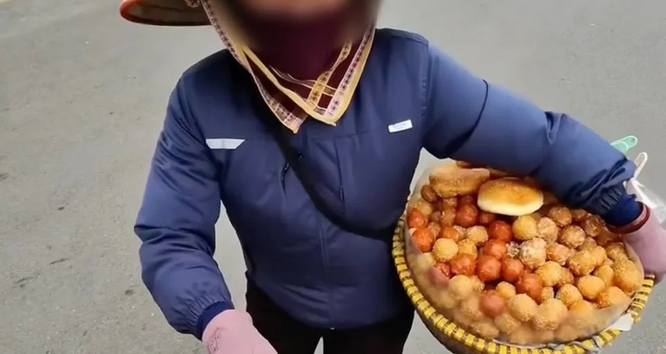 Hanoi fines street vendor after tourist charged $16.50 for 10 doughnuts