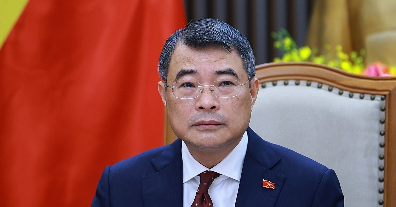 Vietnam, China premiers hold first phone talks after government reshuffle