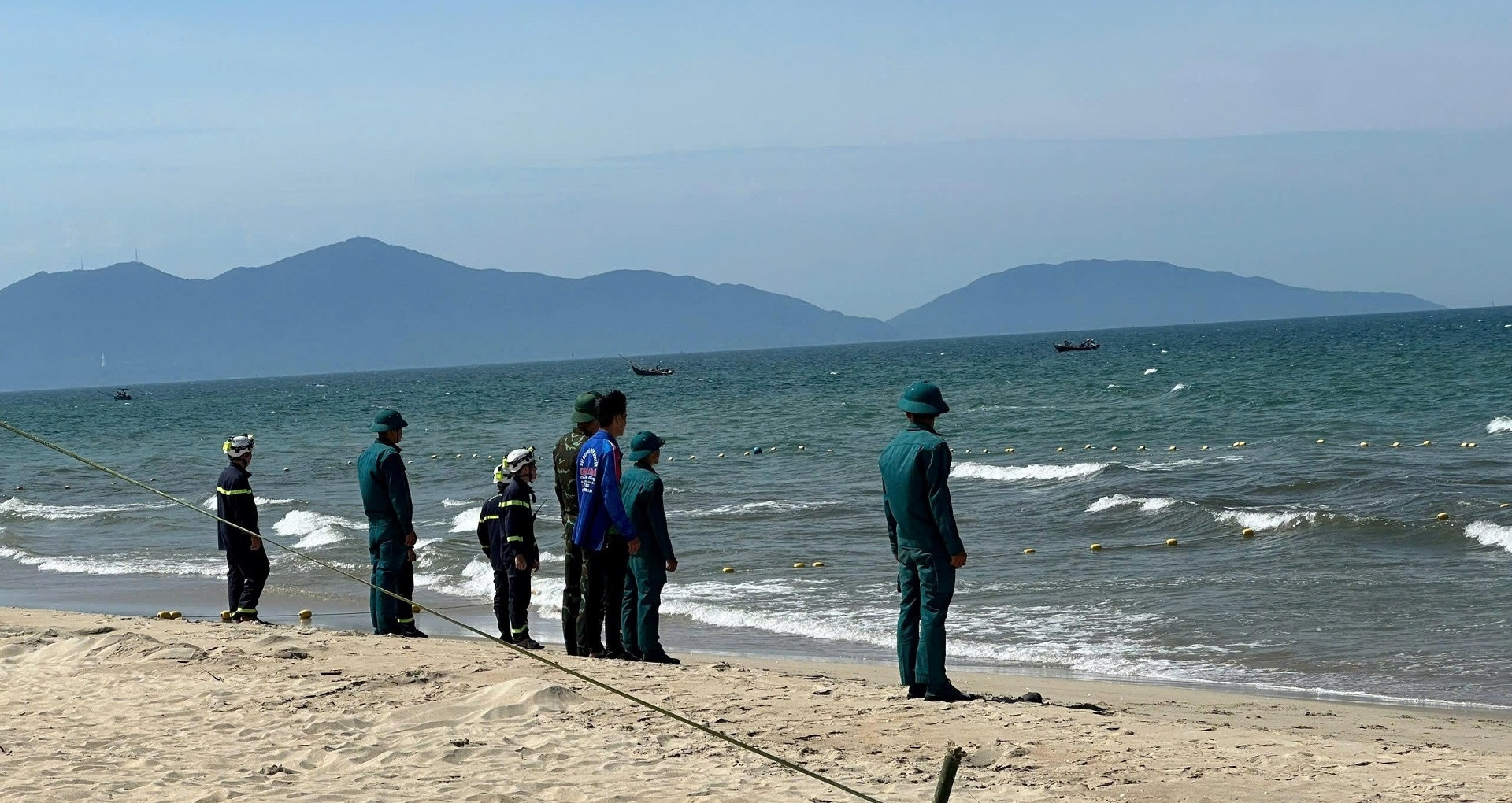 Nearly 100 people search for missing Russian tourist in Da Nang
