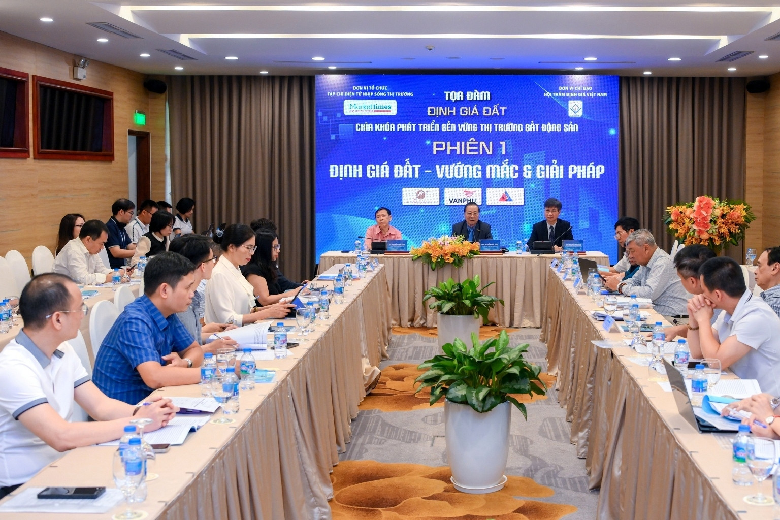 Stakeholders face confusion days before new regulations take effect