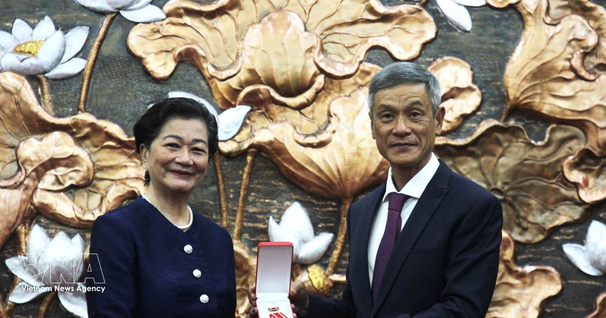 Former Cambodian Ambassador to Vietnam awarded Friendship Order