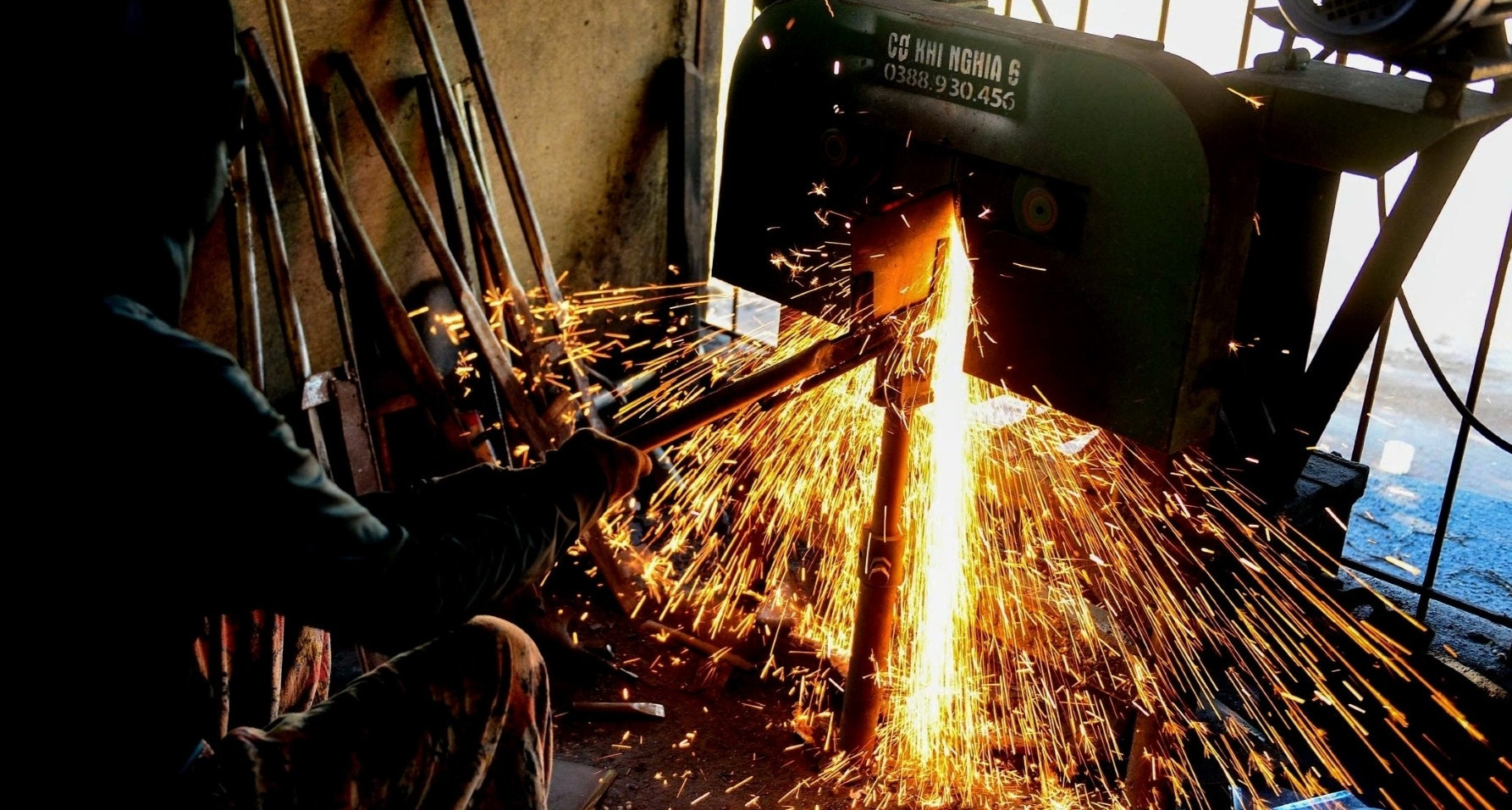 Forging a living beside 1,000°C furnaces during Thanh Hoa’s scorching summer