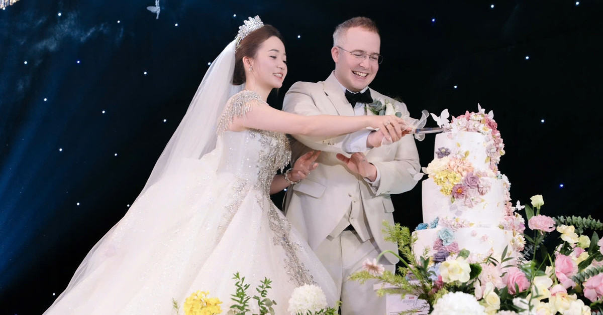 Berlin officer travels 9,000km to marry Vietnamese sweetheart