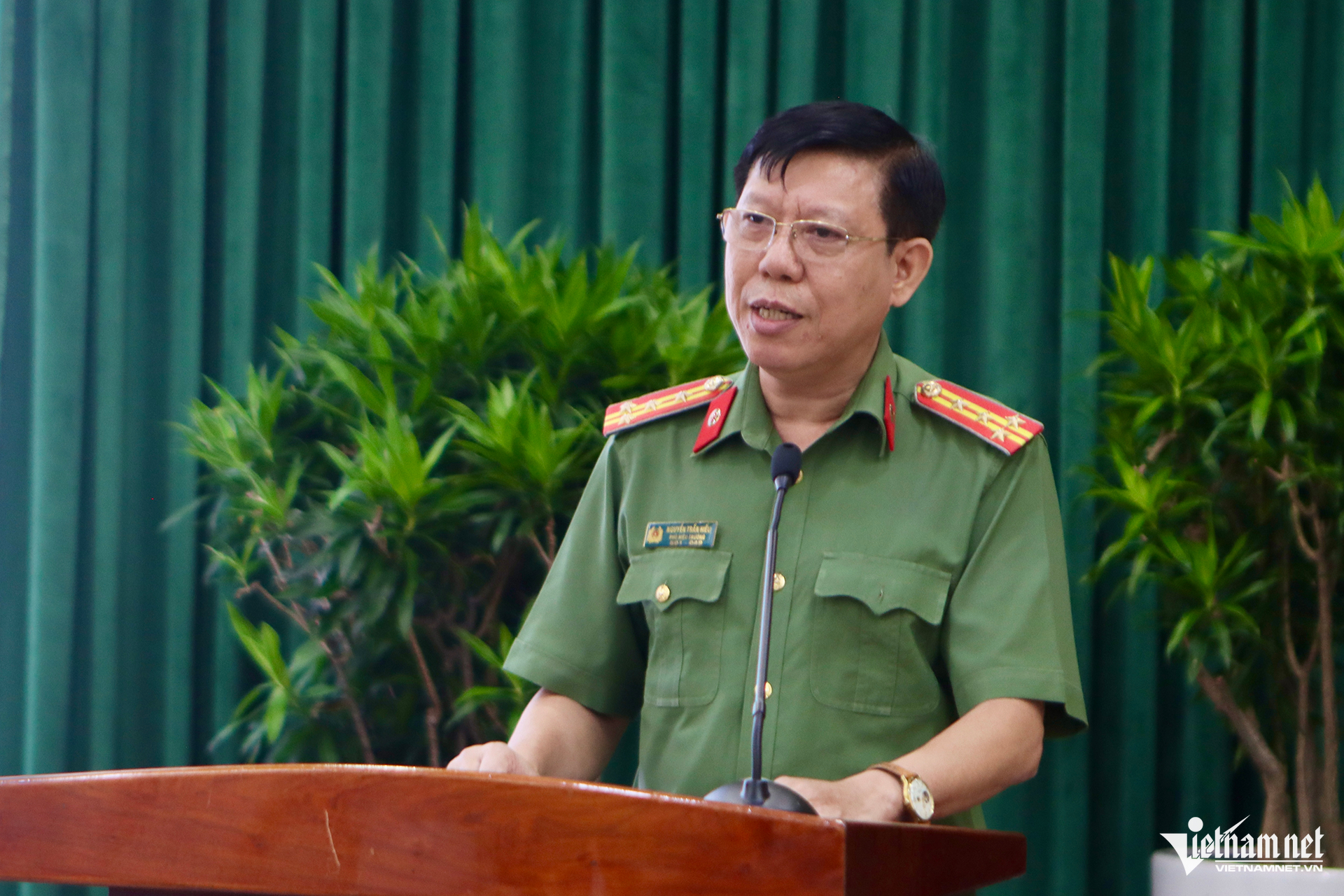 W-hội thảo 005.png