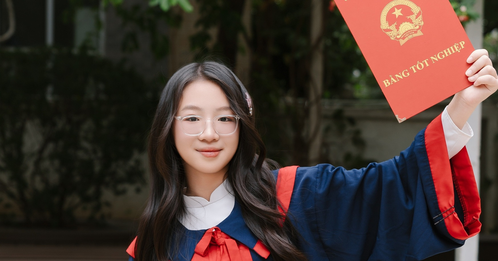 Hanoi girl earns admission to five specialised high school tracks