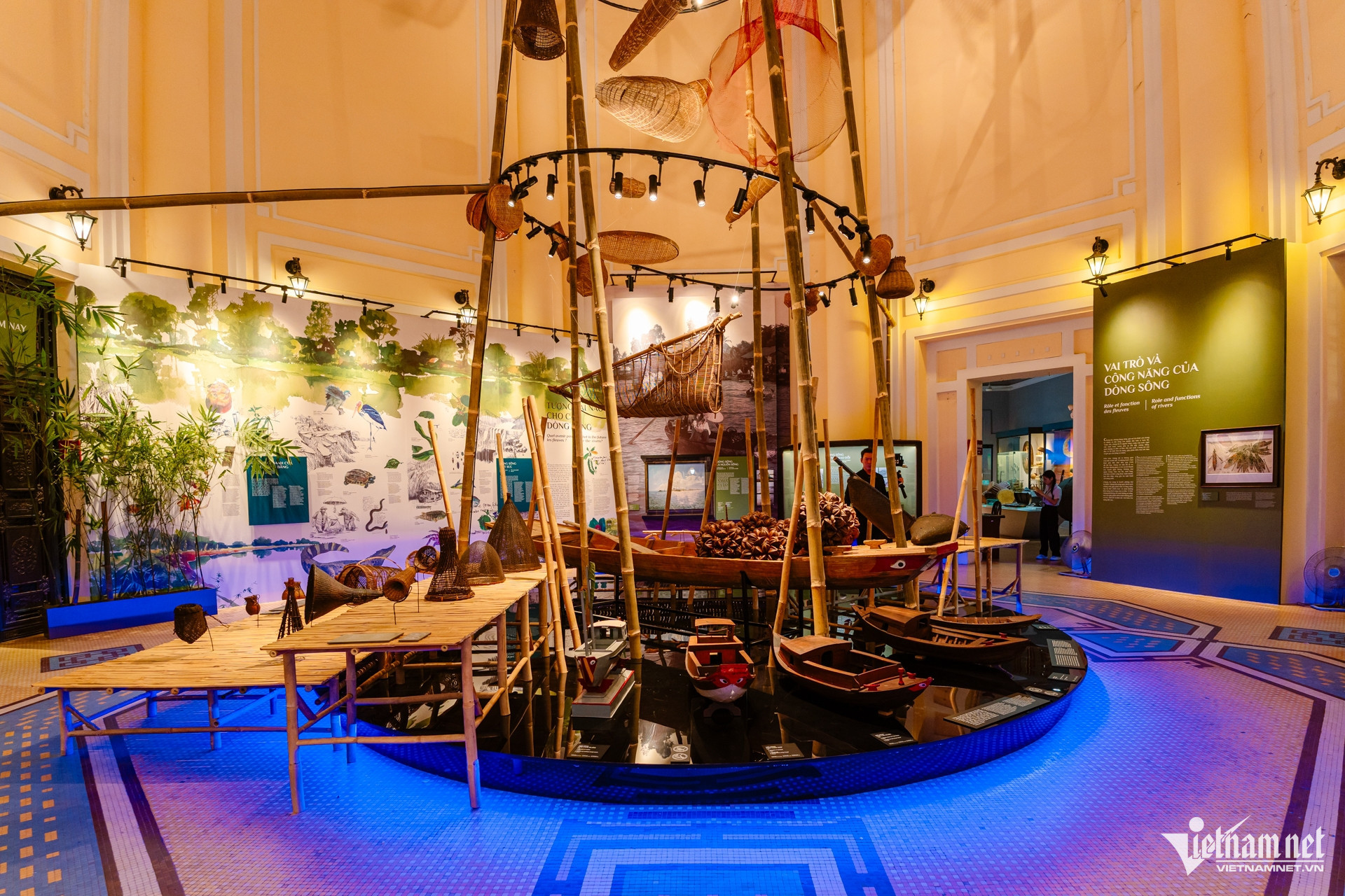 vn exhibition.jpg