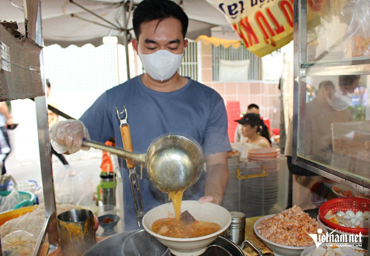 banh canh Michelin.jpg