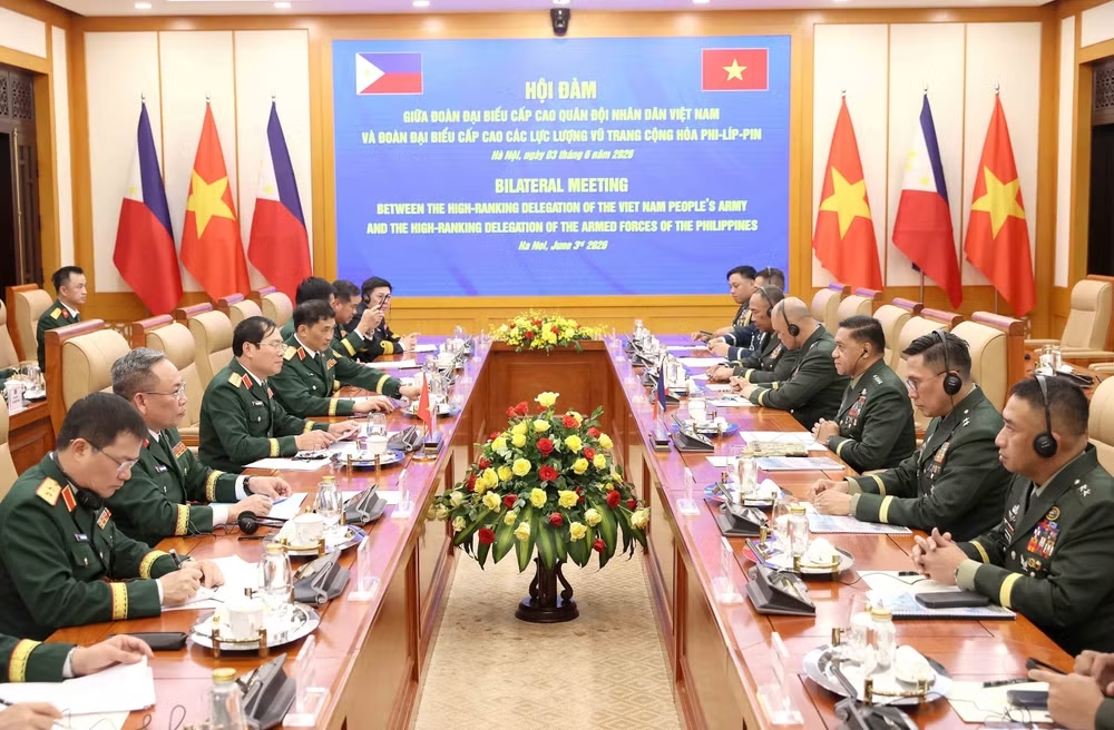 potal-le-don-chinh-thuc-dai-tuong-romeo-brawner-junior-tham-muu-truong-luc-luong-vu-trang-philippines-8802809.jpg