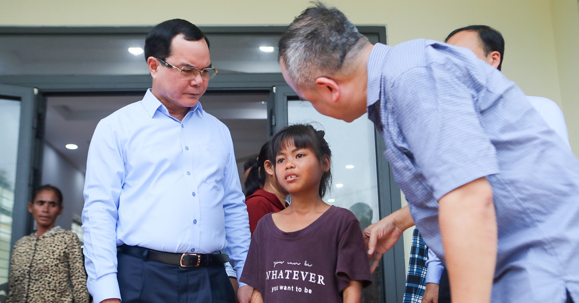 Minister presents gifts to ethnic minority households in Khanh Hoa