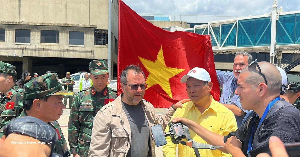 Venezuela’s Acting President thanks Vietnam for 124-strong quake rescue team