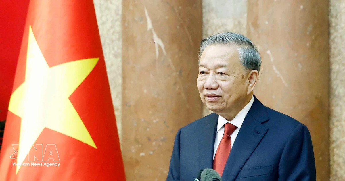 Top leader calls for a green Vietnam and sustainable oceans