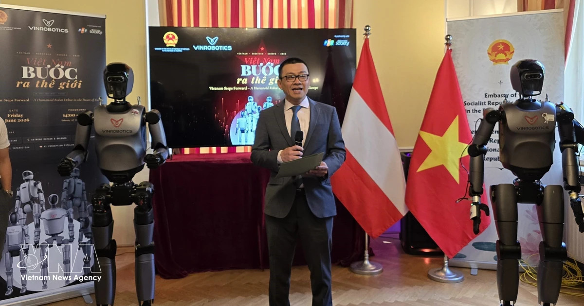 Vietnam shows off homegrown humanoid robots in Austria