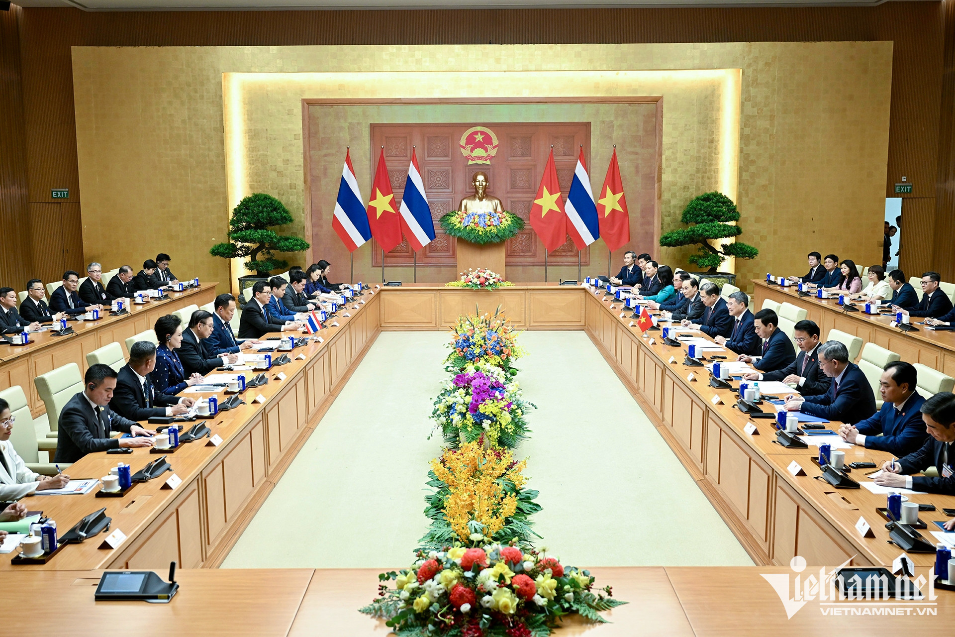 thailand pm8.jpg