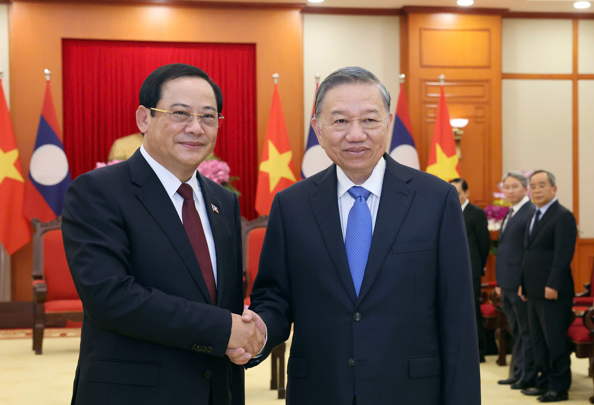 To Lam     Sonexay Siphandone 1. .jpg