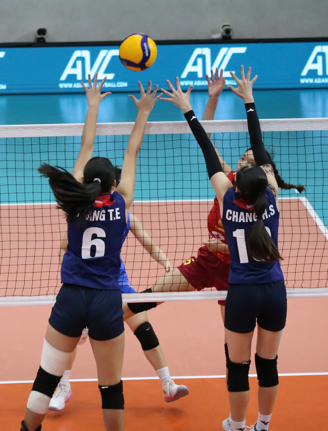 u18 bong chuyen viet nam 5.jpg