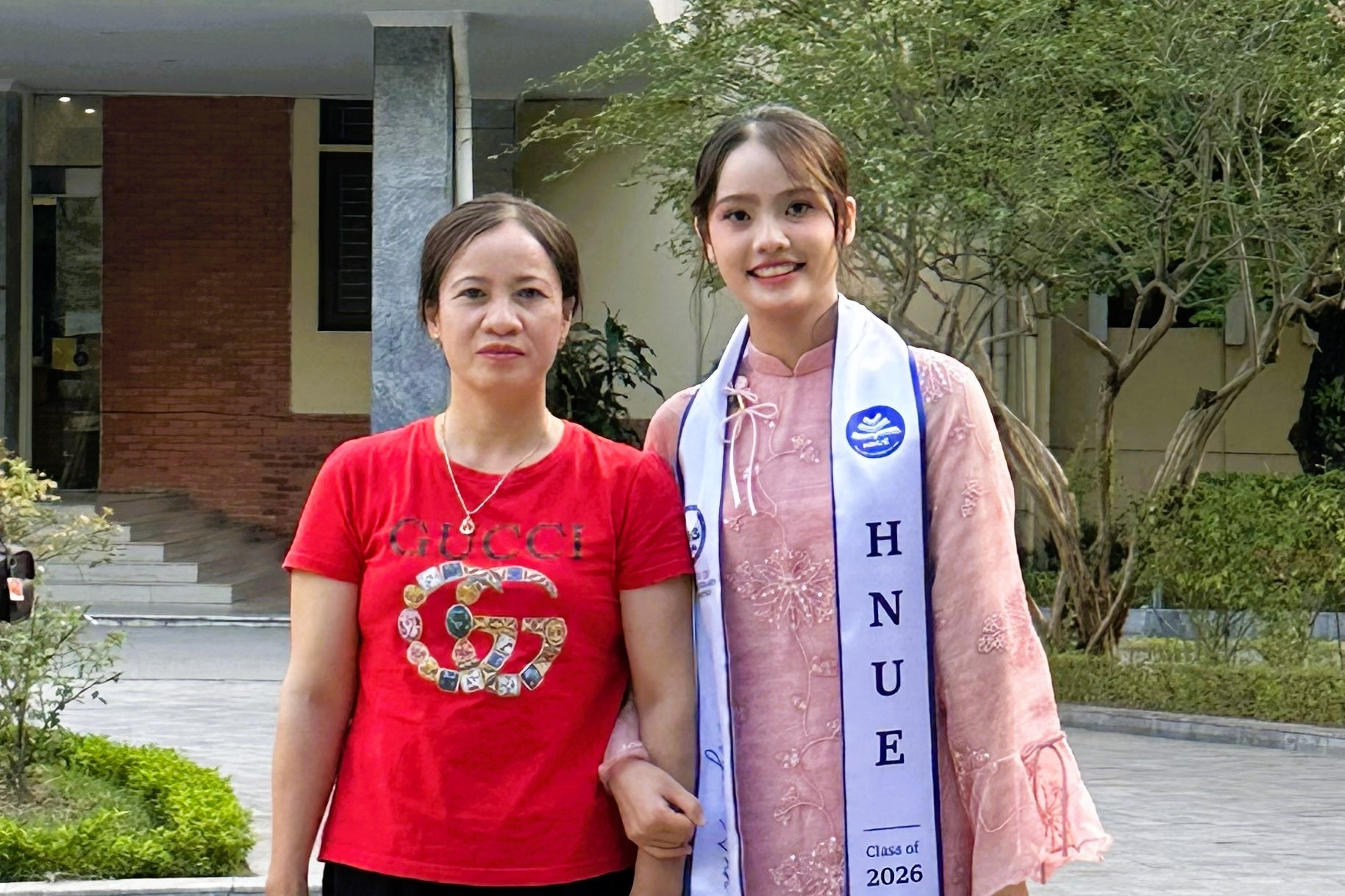 From scrap metal collector to valedictorian at VNU Hanoi University of Education