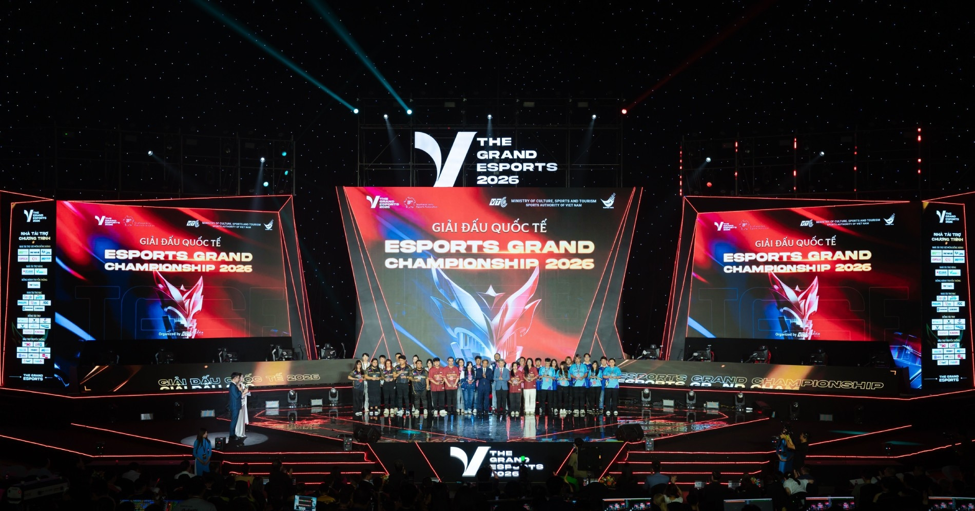 National and international esports winners celebrated in Hanoi