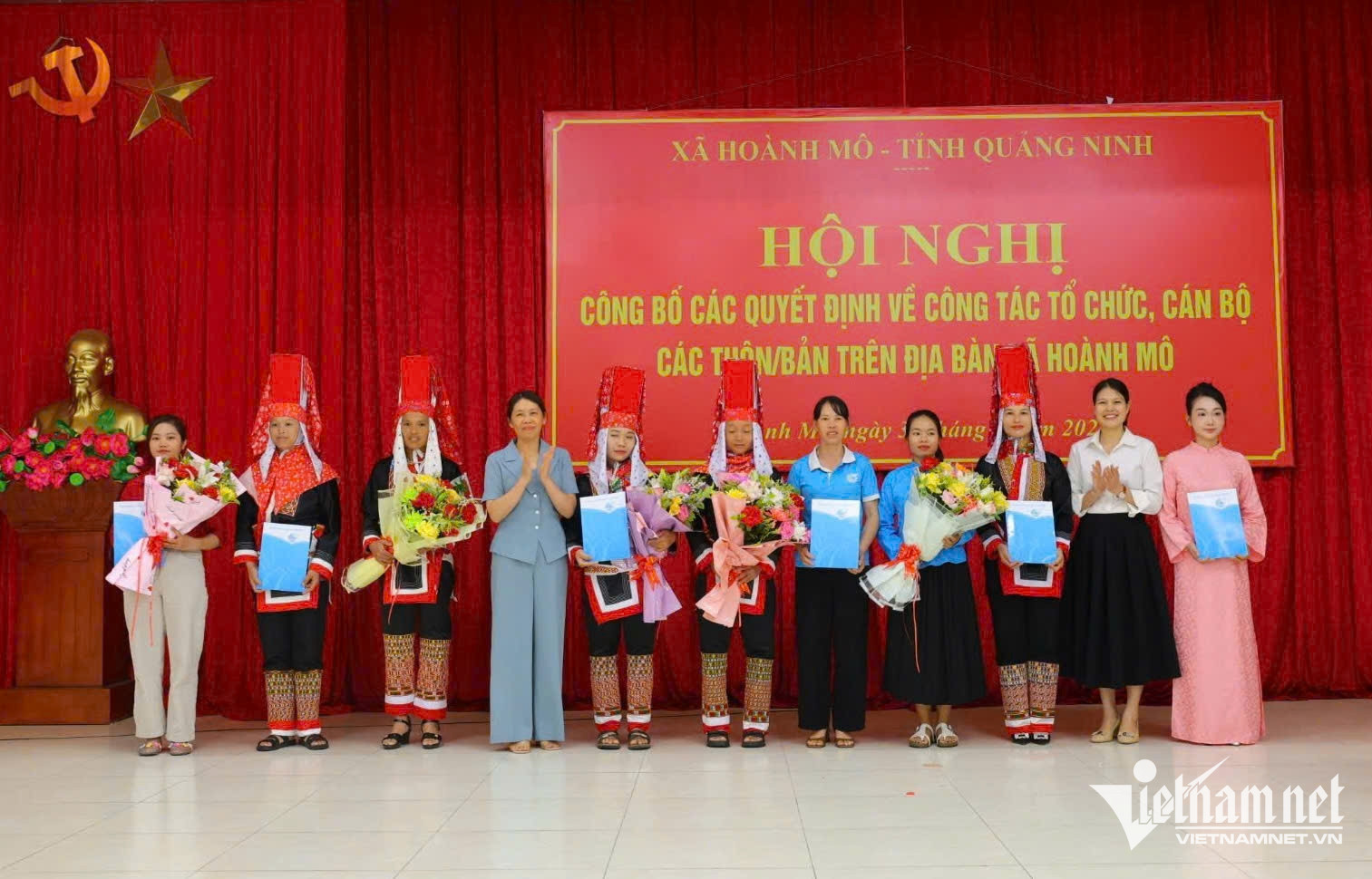 W-Đội ngũ cán bộ người Dao ngày càng trưởng thành, nhiều người giữ vị trí quan trọng ở cơ sở, trở thành cầu nối giữa chính quyền và nhân dân.jpg
