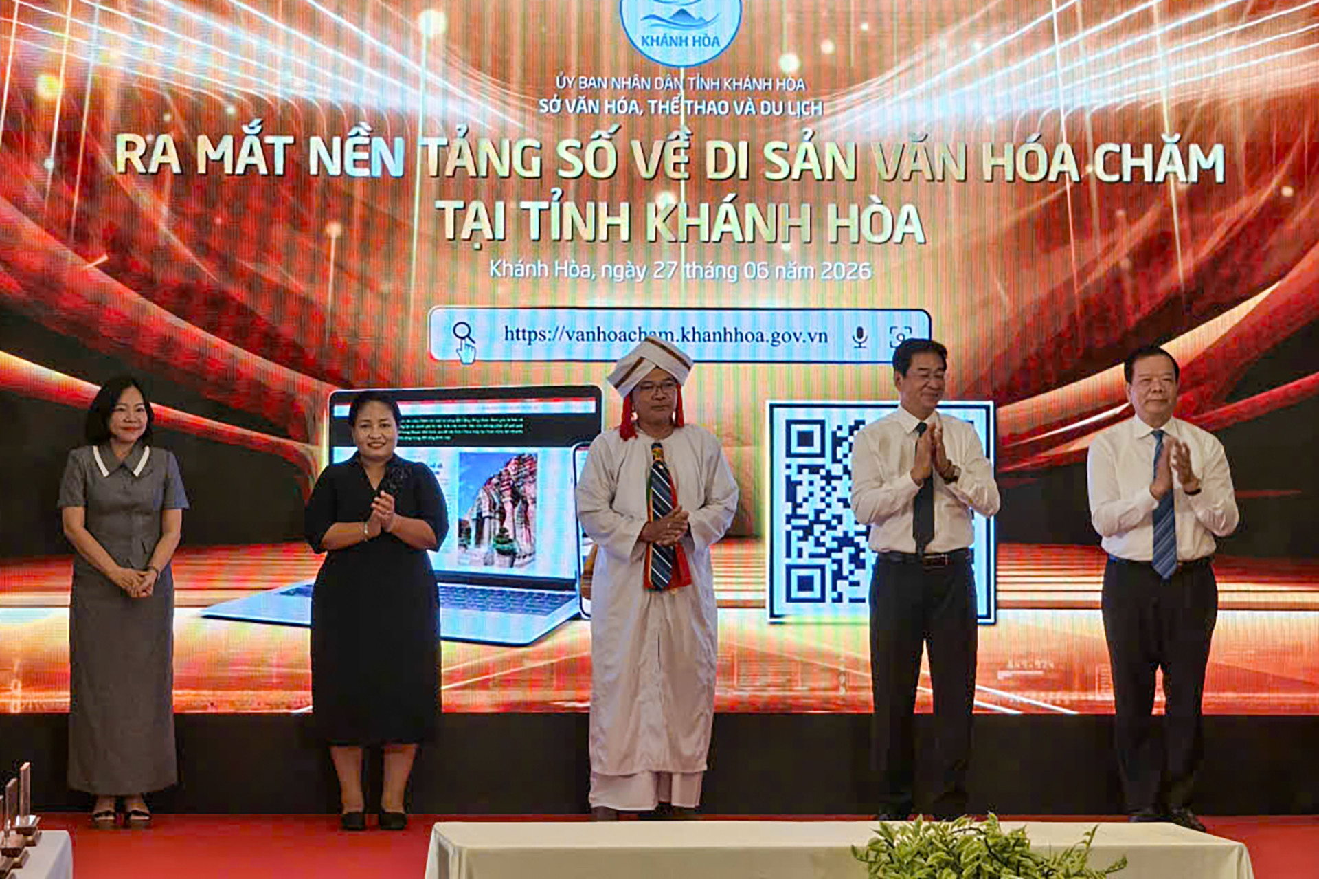 hoi thao 2 1622.jpg